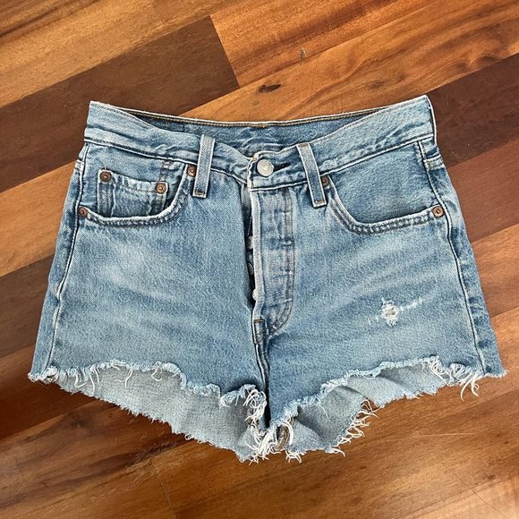 Levi's 501 shorts - Picture 2 of 2